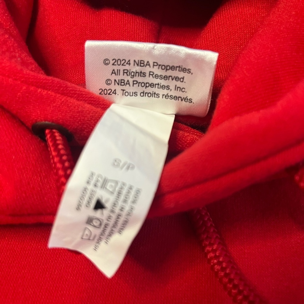 Red Chicago Bulls NBA Small Hoodie - Picture 6 of 8